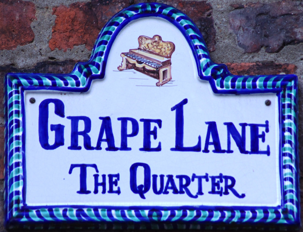 Grape Lane Sign