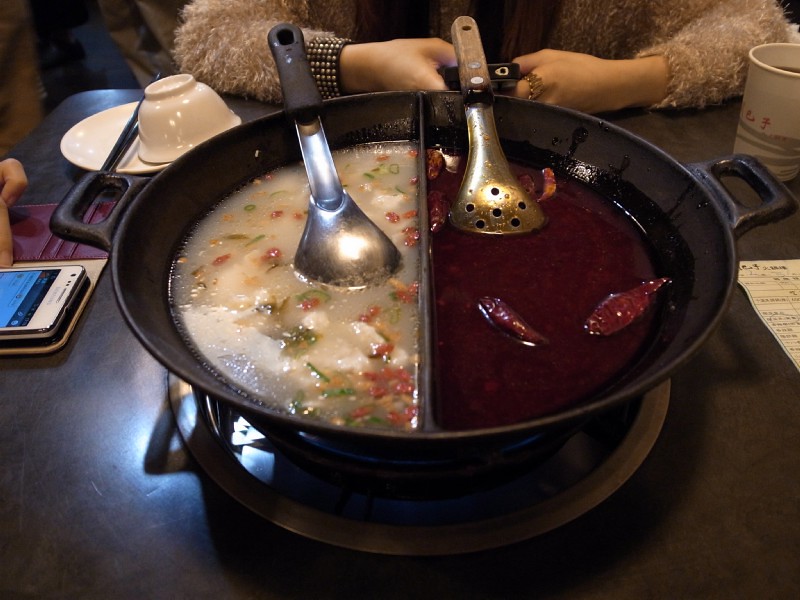 鴛鴦鍋with酸菜魚片鍋