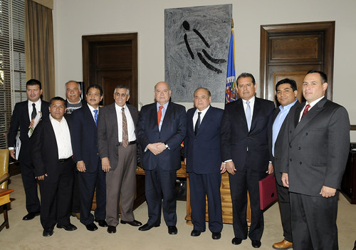 Secretario General de la OEA recibió al congresista peruano Luis Negreiros