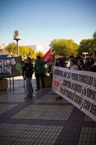 Manifestación contra la precariedad laboral y la ampliación de horarios de los centros comerciales