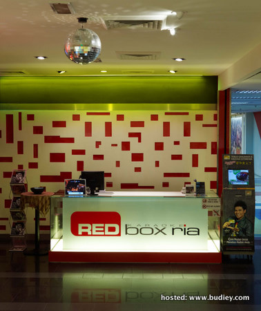 Red Box Ria