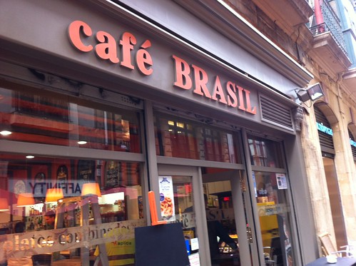 CAFE BRASIL Casco Viejo Bilbao by LaVisitaComunicacion
