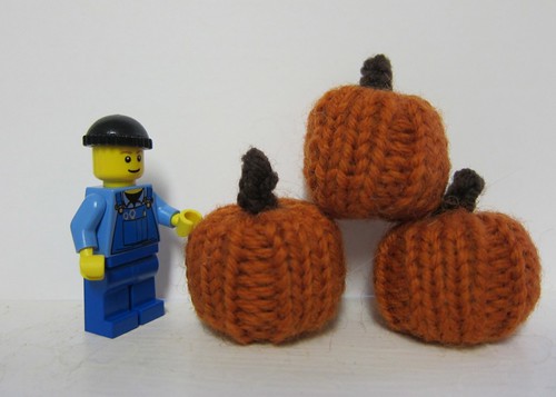 minifig and pumpkins