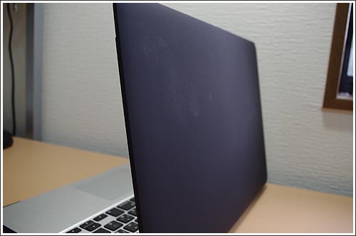 MacBook AirにINCIPIOのオサレカバーを装着した