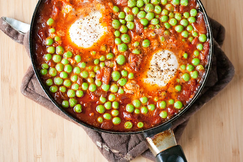 Portuguese-Style Braised Peas with Eggs