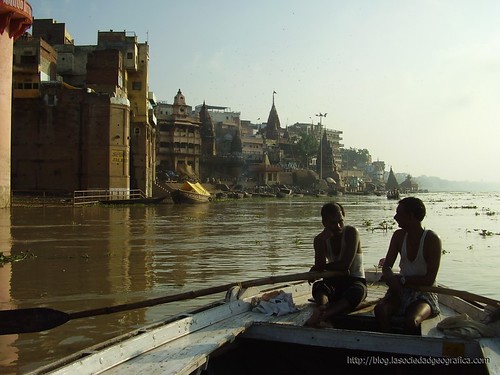 Barqueros en Varanasi