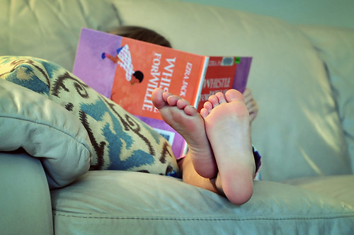 reading toes