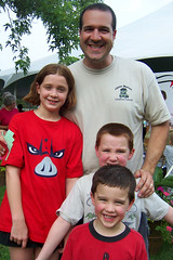 David DeRosa with his kids Katie, Justin and Luke