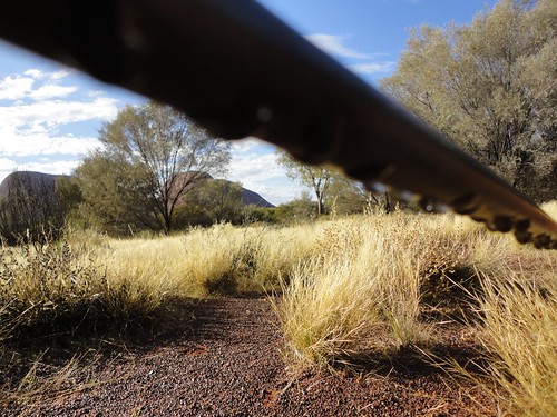 El parque nacional de Uluru, los baños y el rocío matutino
