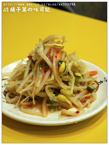 【捷運雙連站】泰式雲南小吃 -- 隱藏在雙連巷弄裡的厚實蝦餅