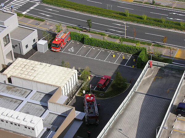 消防車が２台来てる。
