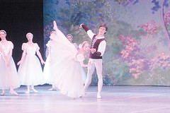 5279.-El-Ballet-Rostov-de-Rusia,-en-pleno.-mas