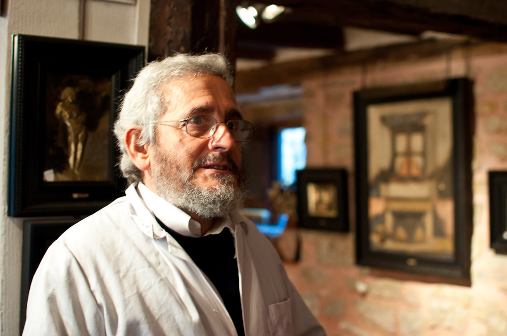Visita al taller del artesano Canfranc Lucea, el cincelador de Sigüenza
