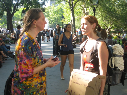 Kimberly speaks with an OWS demonstrator at WSqP