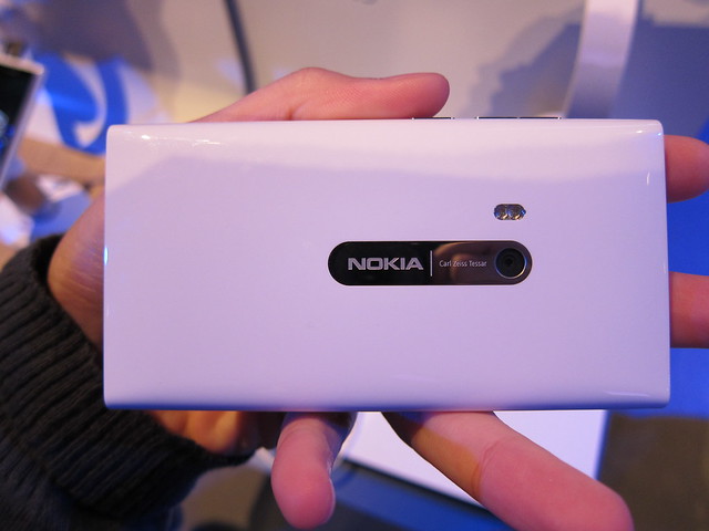 Nokia N9 White (Back)