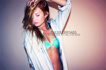 Damn Hot Chick Demi Lovato :)