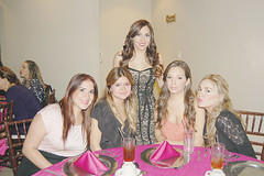 5872.-La-festejada-con-Katy-Rosas,-Cindy-Moniet-de-Solís,-Alexandra-Salgado-y-Marifer-de-Gómez.