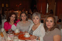 0208. Patricia de Barrera, Yamani de Peña, Rosa María Garza y Cecilia de Liogon.