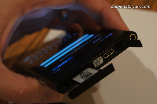 Nokia N9 Uses Micro-SIM