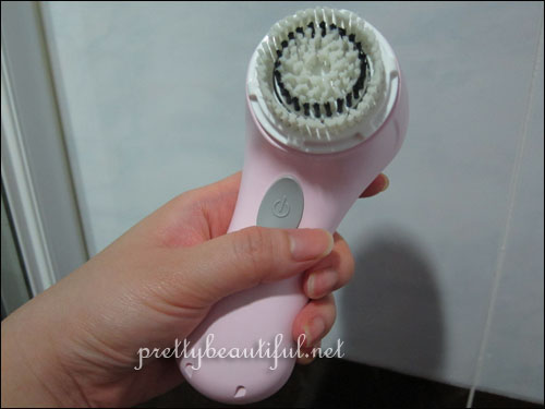 Clarisonic MIA Skin Cleansing on hand