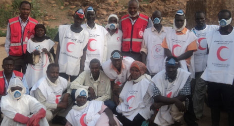 Mireikha Aldow Mireikha, Executive Director of the South Kordofan branch of the Sudanese Red Crescent Society, with the corpse management team in South Kordofan on 27 June 2011. Credit: Sudanese Red Crescent Society