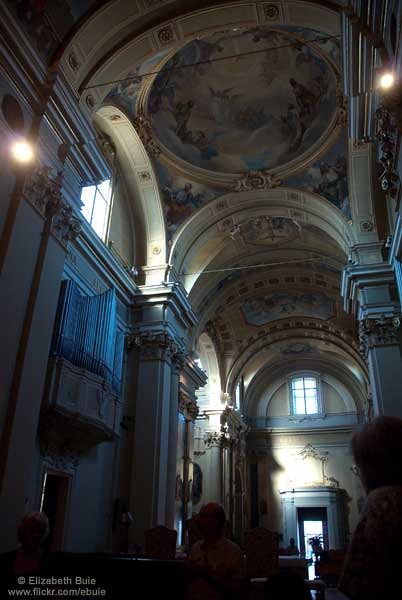 Interior, Church of San Giovanni Battista, Rimini<br/>© <a href="https://flickr.com/people/39041248@N03" target="_blank" rel="nofollow">39041248@N03</a> (<a href="https://flickr.com/photo.gne?id=6092243378" target="_blank" rel="nofollow">Flickr</a>)