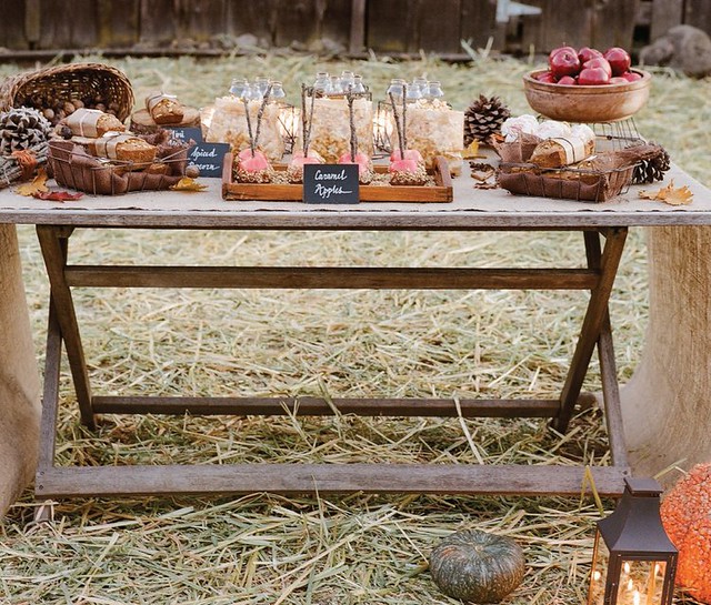 rustic thanksgiving table