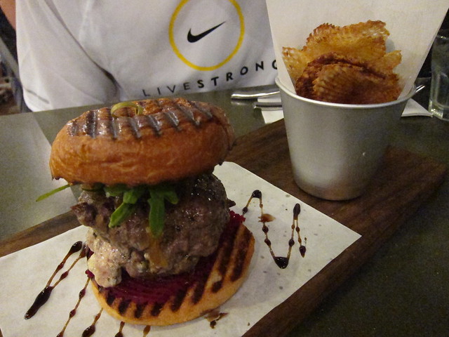 Beef & Blue Cheese Burger (S$26.50)