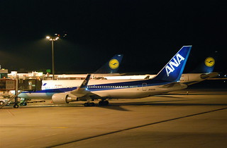 ANA Boeing 767-300ER; JA622A@SIN;12.08.2011/618ay