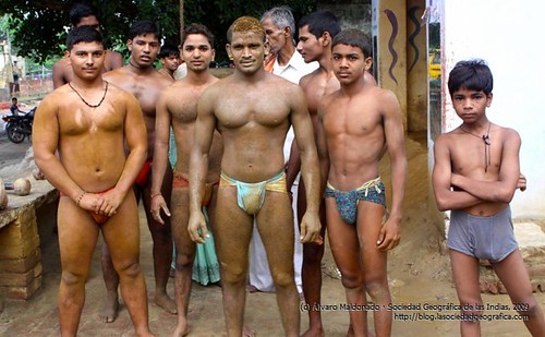 Luchadores ajharas de Varanasi
