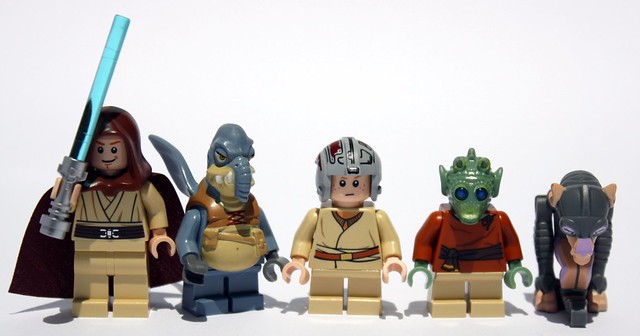 All five glorious minifigs