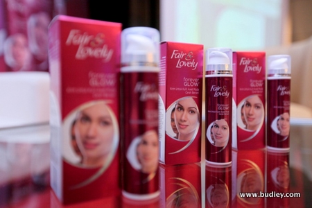 Fair And Lovely Forever Glow - Row Of Product Pack Shots