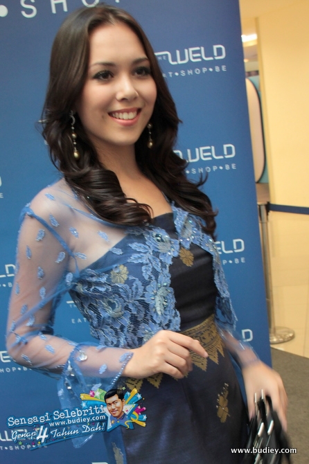 Siti Saleha Blue Kebaya