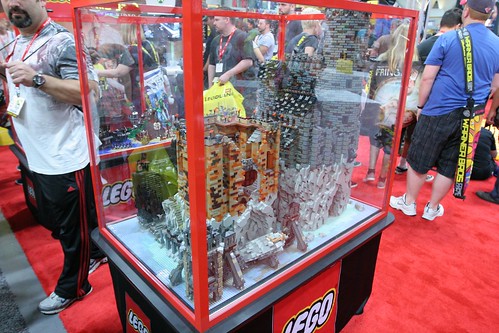 AFOL Castle Display Case - LEGO Booth at Comic Con - 16