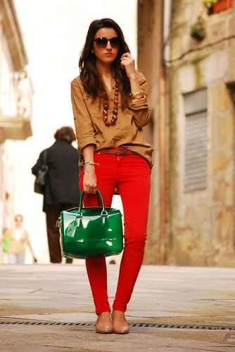 Da Fashionista.com: How to Wear the Red Jeans Trend