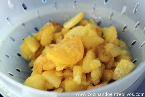 Tortilla de patatas con pimiento y chorizo. (11)