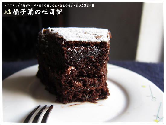 【連鎖烘焙】Amo 阿默典藏蛋糕．瑞士古典醇黑巧克力 -- 整個喀掉的濃郁巧克力