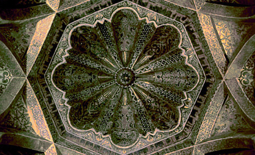 Mosaicos Islámicos • <a style="font-size:0.8em;" href="http://www.flickr.com/photos/30735181@N00/6193234049/" target="_blank">View on Flickr</a>