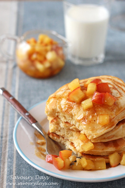Pancake with caramelized apples