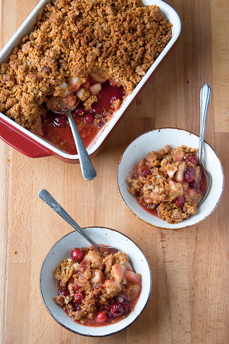 Pear Cranberry Crisp with Gingersnap Crumble