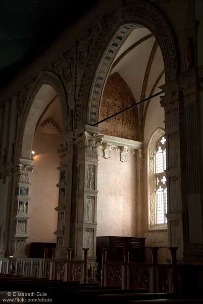 Interior, Duomo di Rimini<br/>© <a href="https://flickr.com/people/39041248@N03" target="_blank" rel="nofollow">39041248@N03</a> (<a href="https://flickr.com/photo.gne?id=6101393100" target="_blank" rel="nofollow">Flickr</a>)
