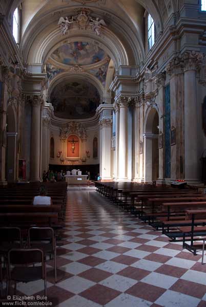 Interior, Church of San Giovanni Battista, Rimini<br/>© <a href="https://flickr.com/people/39041248@N03" target="_blank" rel="nofollow">39041248@N03</a> (<a href="https://flickr.com/photo.gne?id=6092301562" target="_blank" rel="nofollow">Flickr</a>)