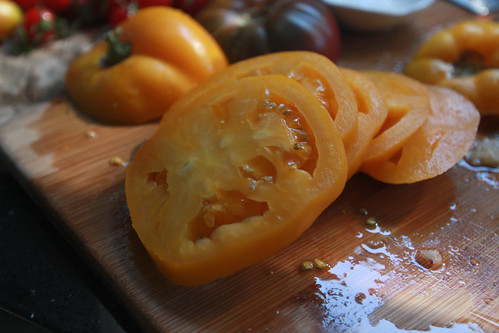tomato slicing