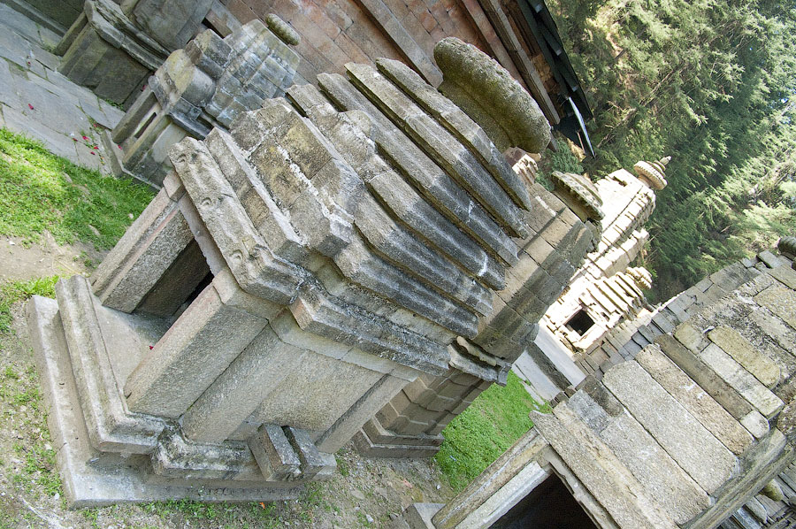 124 храма Джагешвара
