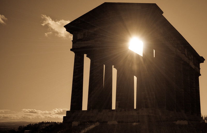 Penshaw Monument in Sepia<br/>© <a href="https://flickr.com/people/37386299@N08" target="_blank" rel="nofollow">37386299@N08</a> (<a href="https://flickr.com/photo.gne?id=6159322193" target="_blank" rel="nofollow">Flickr</a>)