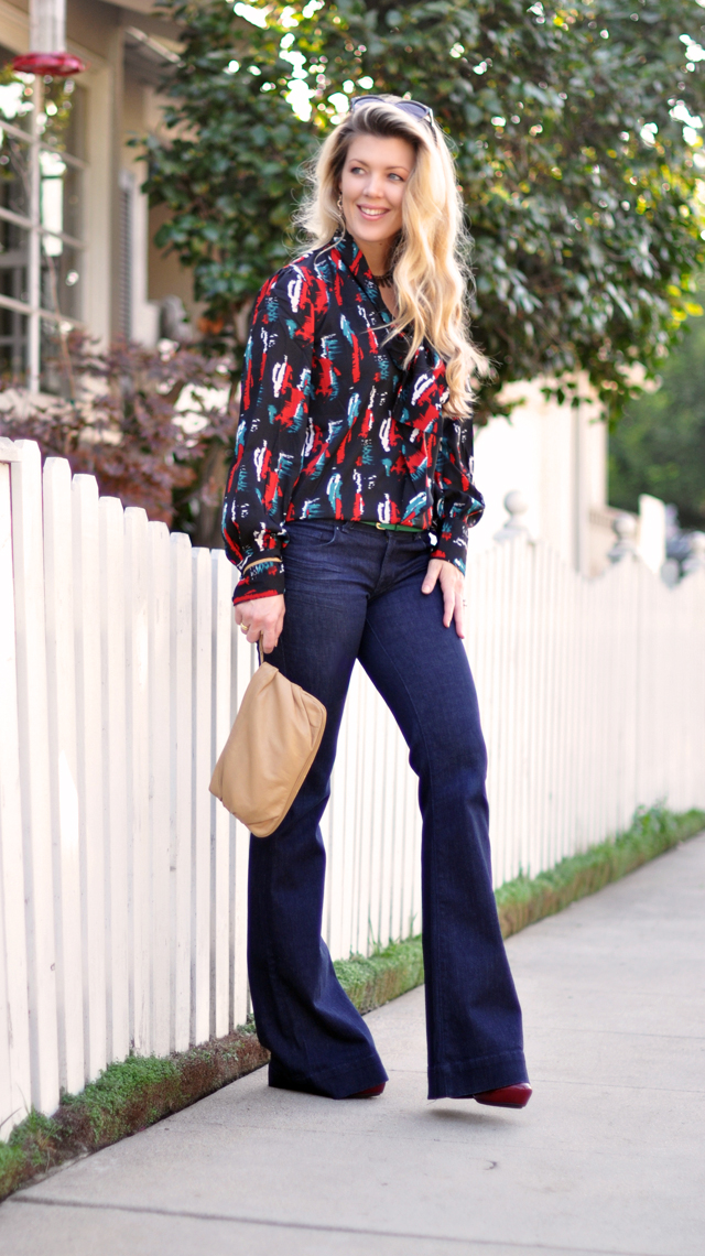 70s modern look -j brand flared jeans - printed bow blouse