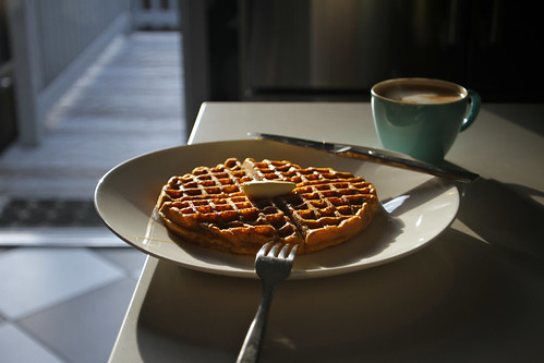 morning sun, morning pumpkin waffles