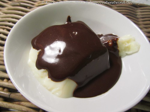 Sahnepudding aus der Tüte mit homemade Schokoladensauce