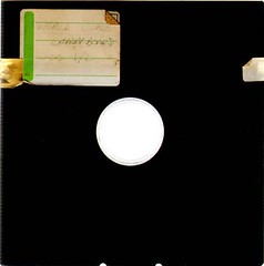 Anglų lietuvių žodynas. Žodis floppy disk reiškia diskelių lietuviškai.