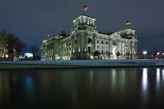 Berlin - Reichstag mit Spree